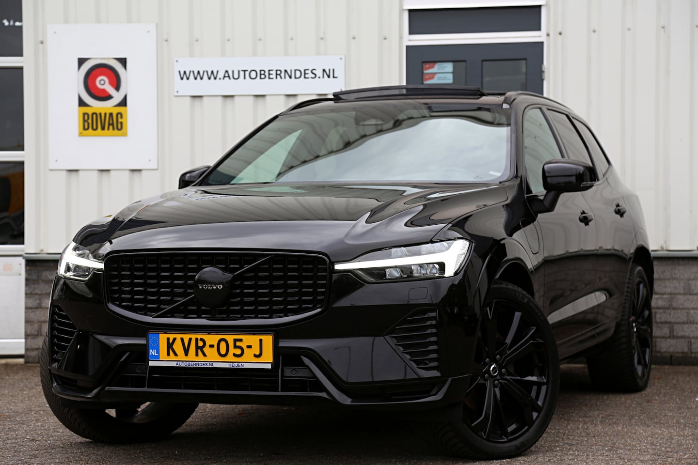 Volvo XC60 - 2.0 T6 Plug-in hybrid Long Range AWD Plus Black edition*Perfect Volvo Onderh.*Pano/Elek. T - AutoWereld.nl
