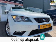 SEAT Leon ST - 1.2 TSI Style met trekhaak en parkeersensoren en navigatie en bluetooth en cruise controle