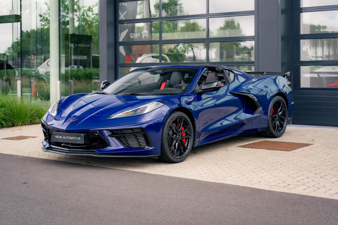 Corvette C8 - Stingray Coupe 3LT Magnetic Ride | Front Lift | Carbon Fiber interior trim | 20" Gloss bla - AutoWereld.nl
