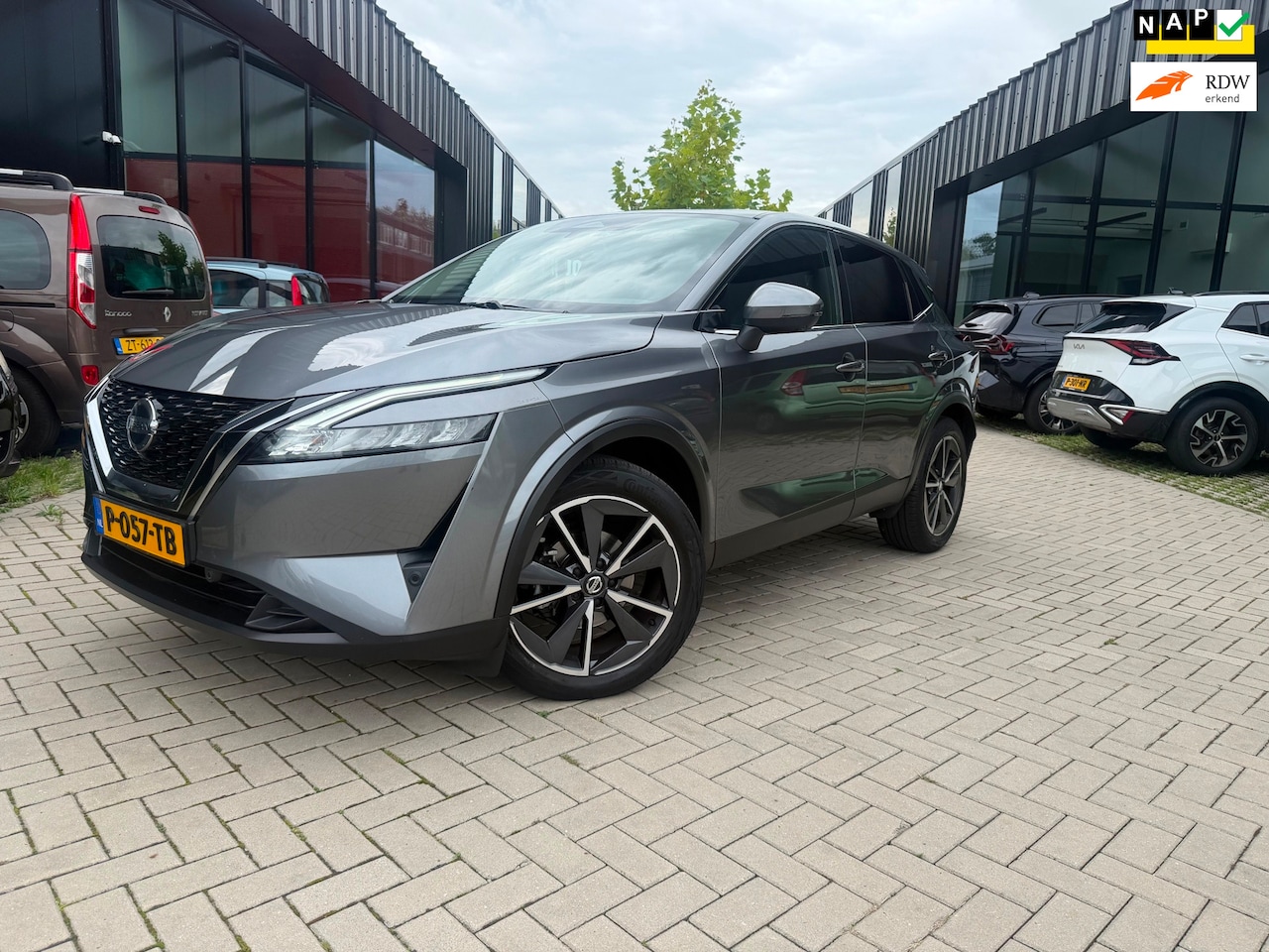 Nissan Qashqai - 1.3 MHEV Xtronic Clima 360 CAM ACC NL Auto NAP - AutoWereld.nl