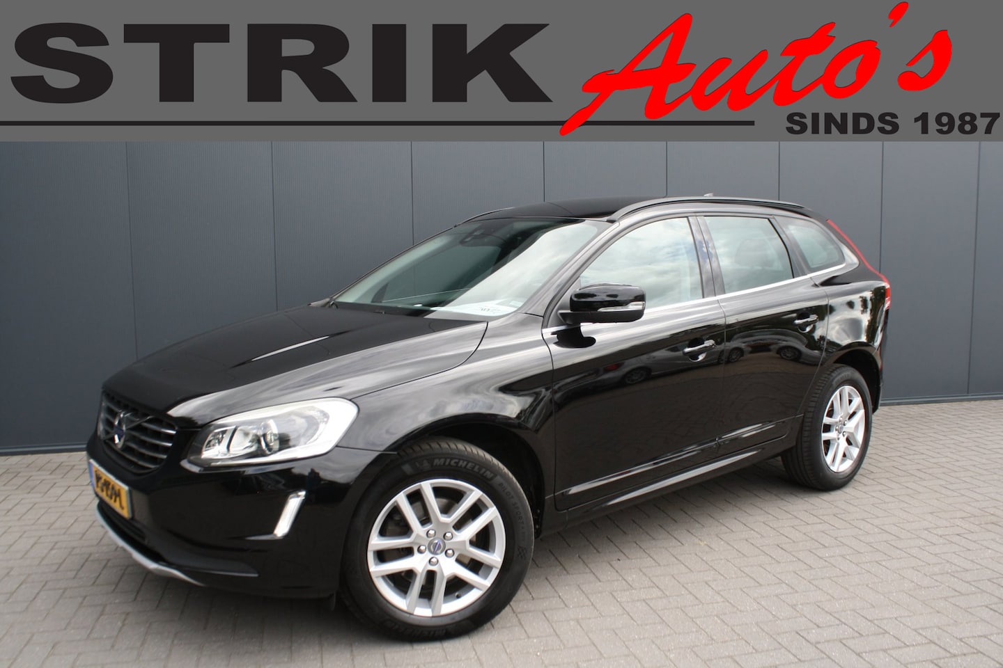 Volvo XC60 - 2.0 D4 140Kw EURO 6 - AUTOMAAT - NAVIGATIE - XENON - 2x PDC - TREKHAAK - AutoWereld.nl
