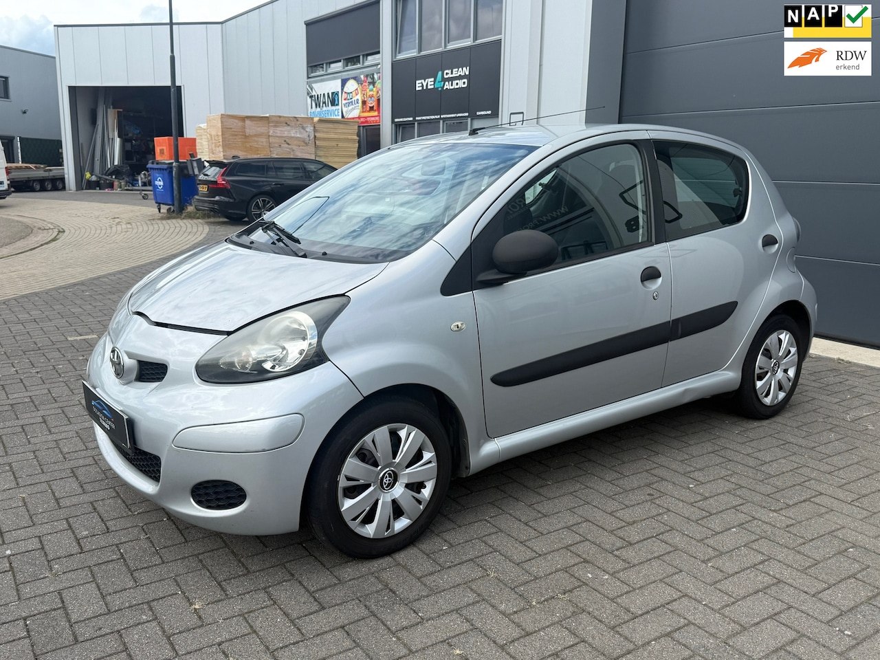 Toyota Aygo - 1.0 1e EIG | AIRCO | NAVI | ELEKTR PAKKET | APK 07-27 | - AutoWereld.nl