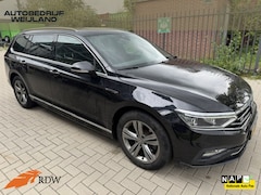 Volkswagen Passat Variant - 1.5 TSI R-Line Business + NL-auto NAP LEER TREKHAAK I 1ste eig. I 2X R-line I Keyless I I
