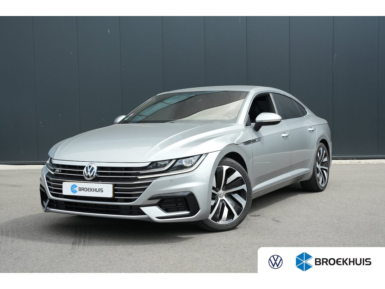 Volkswagen Arteon - 1.5 TSI 150pk Business R | Achteruitrijcamera | 19" | Adaptive Cruise | Stoelverwarming | - AutoWereld.nl