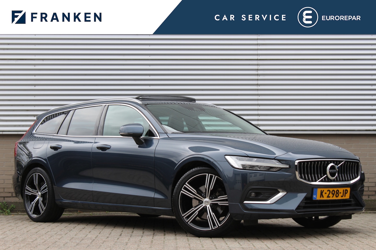 Volvo V60 - 2.0 B3 Inscription | Panoramadak | Trekhaak | Leder | BLIS | Navigatie - AutoWereld.nl