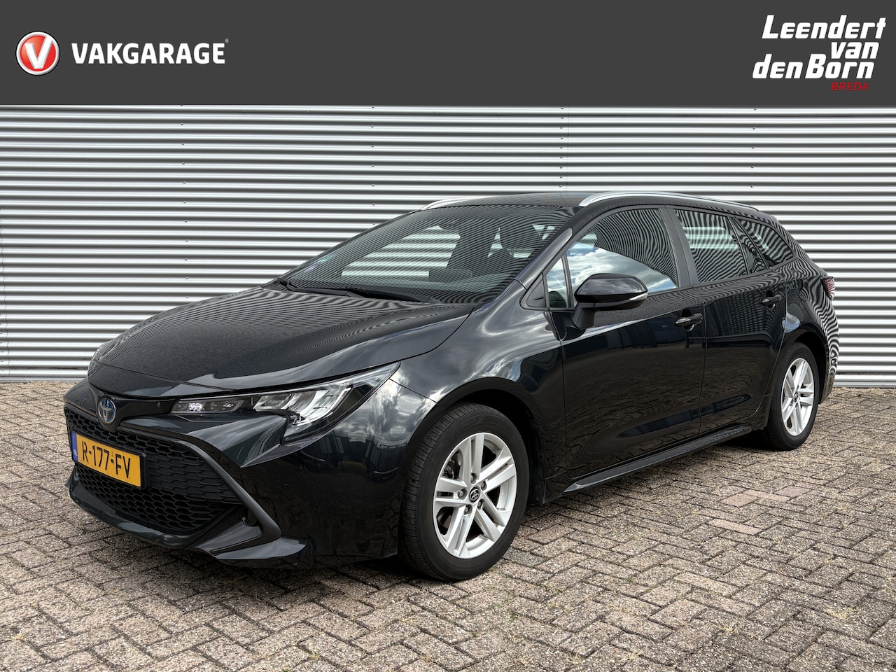 Toyota Corolla Touring Sports - 1.8 Hybrid Business | Camera | Adaptieve Cruise | Airco | Apple Carplay/Android Auto - AutoWereld.nl