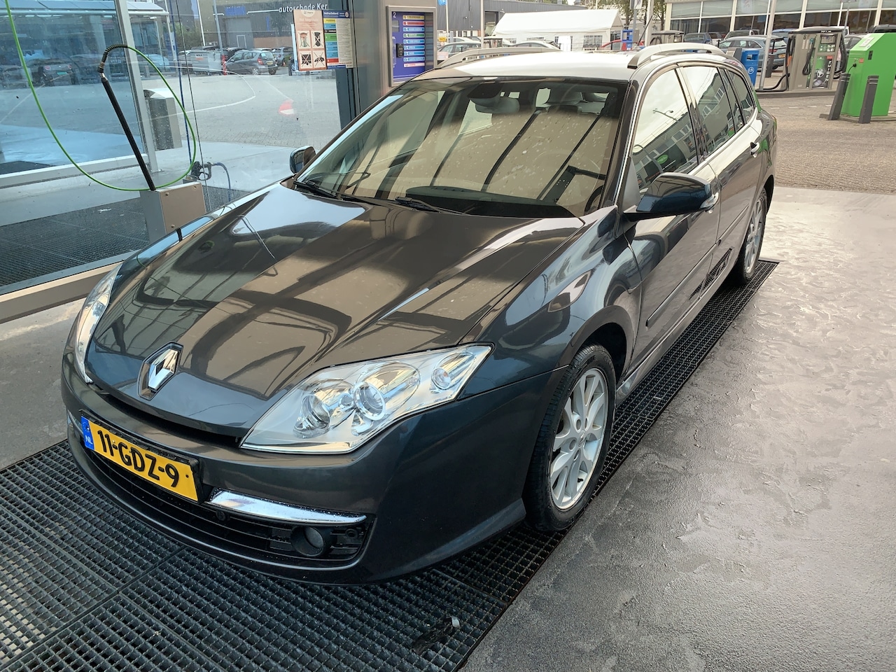Renault Laguna Estate - 2.0 16V Dynamque - AutoWereld.nl