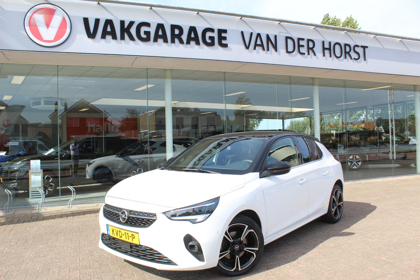 Opel Corsa - 1.2 GS Line 100PK TURBO In nieuwstaat verkerende Opel Corsa ! Autm. airco, cruise cntrl, l - AutoWereld.nl