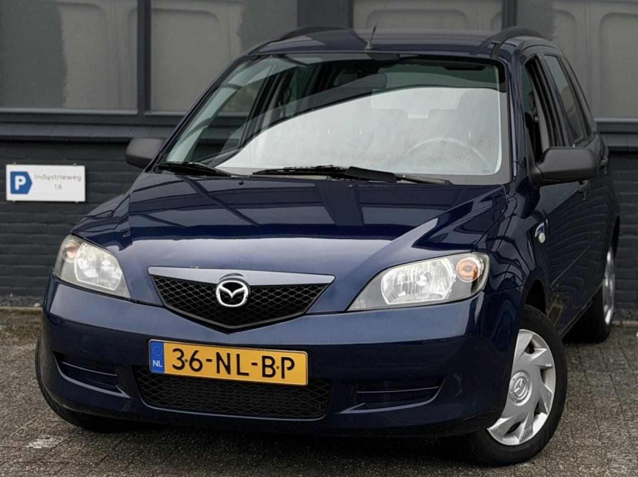 Mazda 2 - 1.4 Touring |Airco |Nieuwe APK |Stuurbkr |NAP - AutoWereld.nl