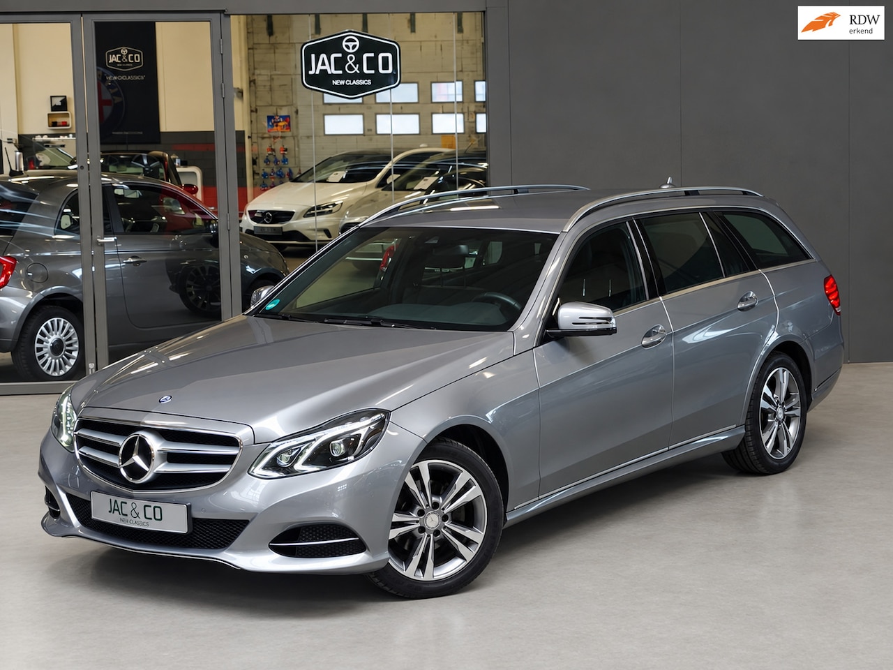 Mercedes-Benz E-klasse Estate - 200 Prestige Avantgarde Carplay ! - AutoWereld.nl