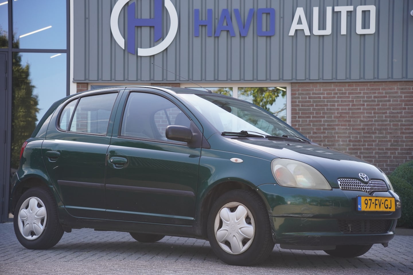 Toyota Yaris - 1.3-16V VVT-i Sol 1.3-16V VVT-i Sol, AUTOMAAT, AIRCO, NAP - AutoWereld.nl