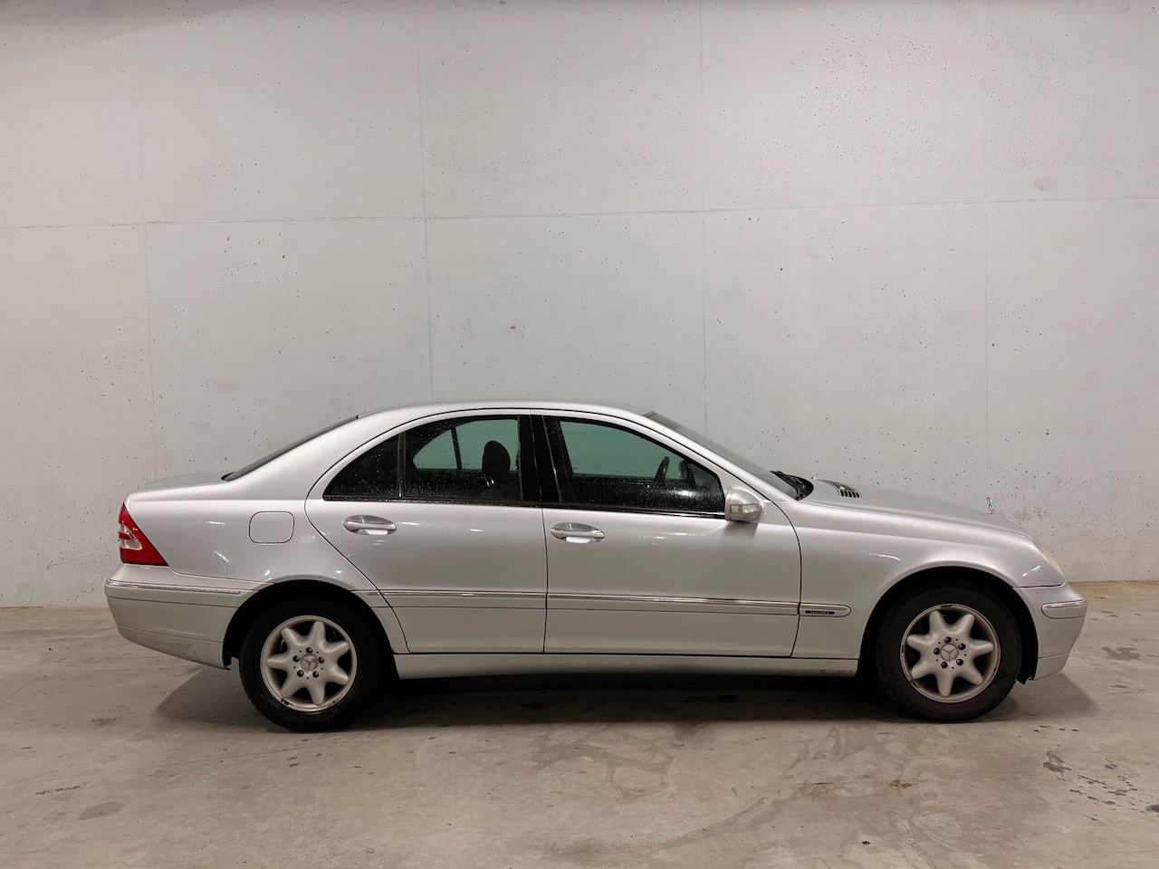 Mercedes-Benz C-klasse - 180 Elegance Automaat Cruise Control Airco Trekhaak APK NAP - AutoWereld.nl
