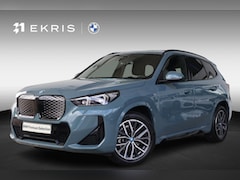 BMW iX1 - eDrive20 67 kWh | M Sport | Driving Assistant Plus | Trekhaak | Premium Pack | Panoramadak