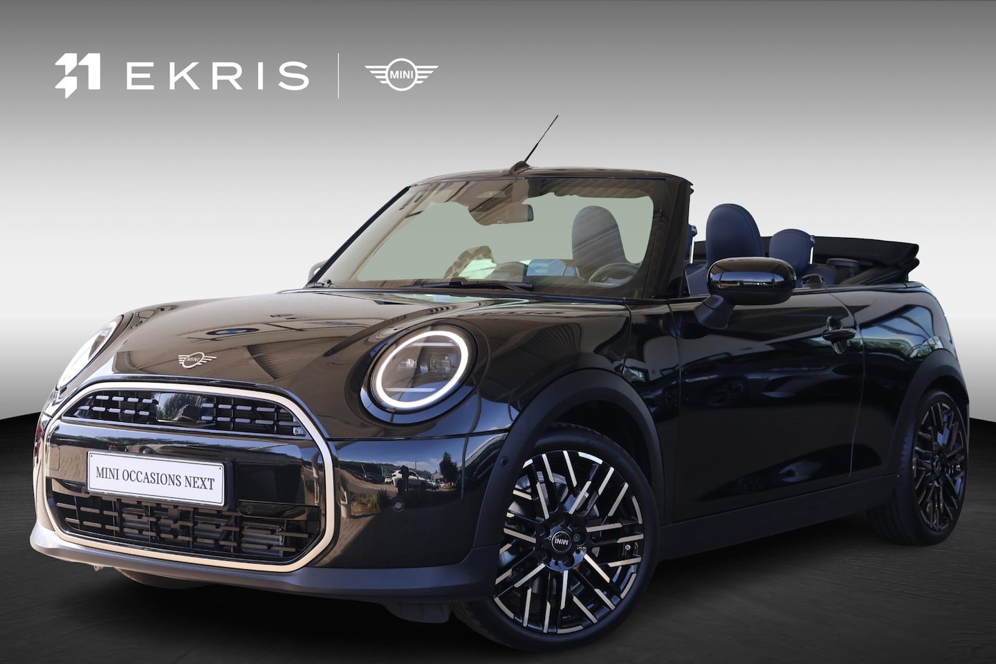 MINI Cabrio - 2.0 Cooper C Favoured L | Head-Up Display | Stoel- en Stuurverwarming | Parking Assistant - AutoWereld.nl