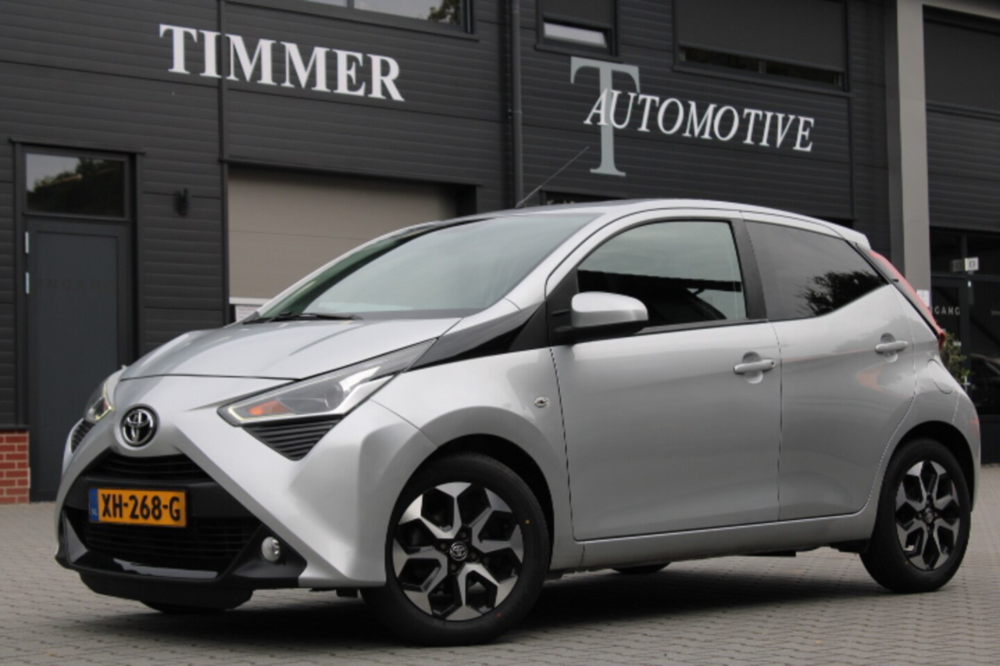 Toyota Aygo - 1.0 VVT-i x-joy - Climat control - Lichtmetalen velgen - leuke uitvoering - Achteruitrij c - AutoWereld.nl