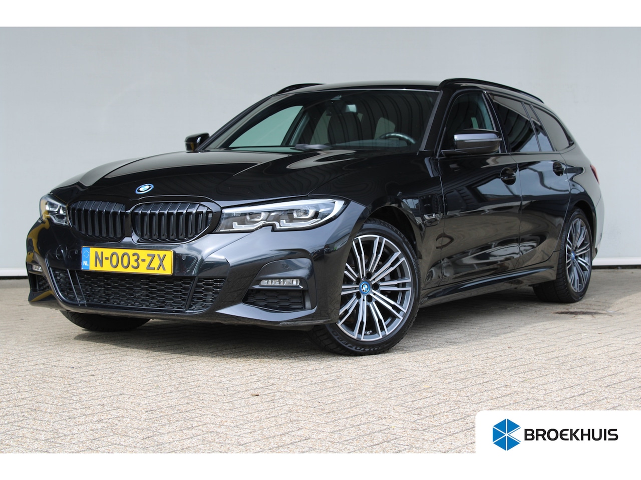 BMW 3-serie Touring - 320e Business Edition Plus | SOH 93% | M-sport | Ledere bekleding | Elektrische achterklep - AutoWereld.nl