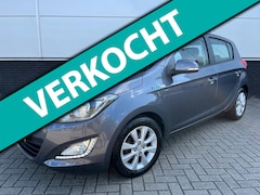 Hyundai i20 - 1.2i BlueDrive i-Deal 5drs Origineel NL | NAP | LED | Airco | Navigatie | All-season bande