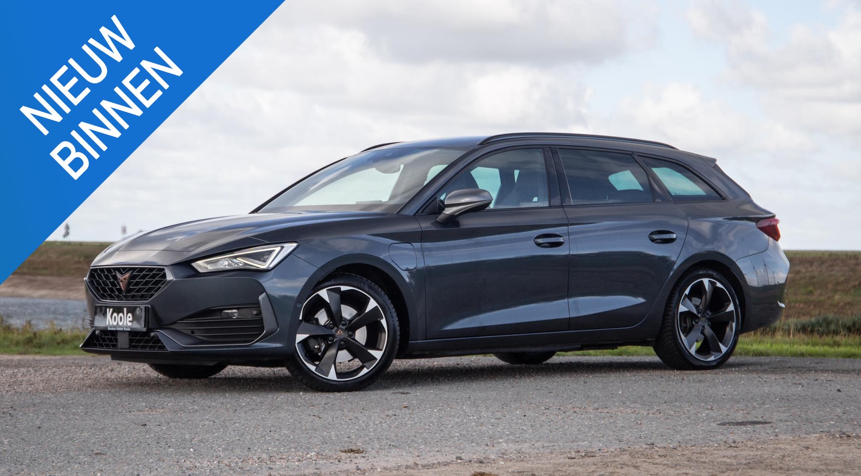 CUPRA Leon Sportstourer - 1.4i Plug-In Hybrid SPORTSTOURER / CARPLAY / CAMERA / KUIP STOELEN / PERFECT ONDERHOUDEN - AutoWereld.nl