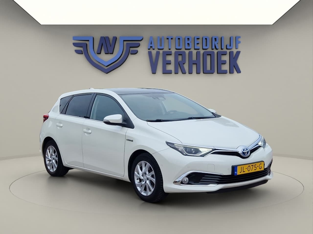 Toyota Auris - 1.8 Hybrid Executive Trekhaak - NL Auto - Panodak - AutoWereld.nl