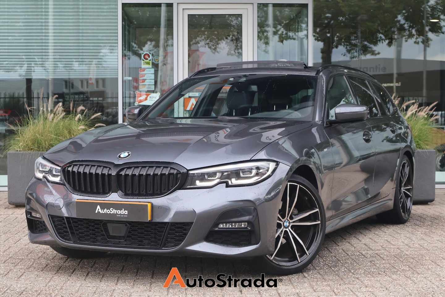 BMW 3-serie Touring - (g21) 318i M-Sport 156pk | Pano | Cruise | Climate | Stoelverwarming | Carplay | Sfeer - AutoWereld.nl