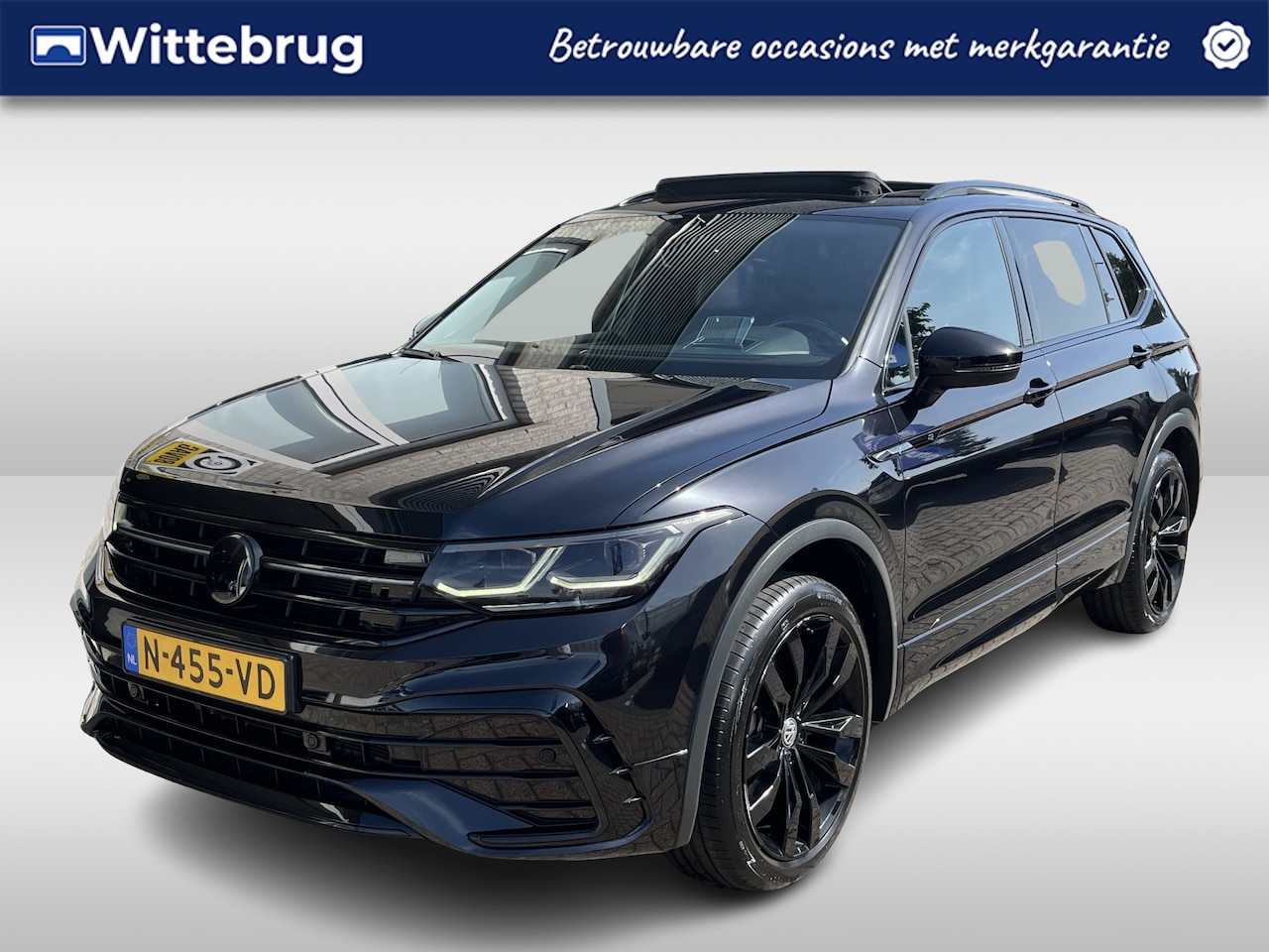 Volkswagen Tiguan Allspace - 1.5 TSI R-Line Business+ 7p. / AUTOMAAT/ PANO/ TREKHAAK/ APP-CONNECT/ ACC/ PARK.SENSOR. + - AutoWereld.nl