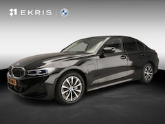 BMW 3-serie - Sedan 320e | LED | HUD | Active cruise | Sportstoelen | Trekhaak | Stoelverwarming | DAB |