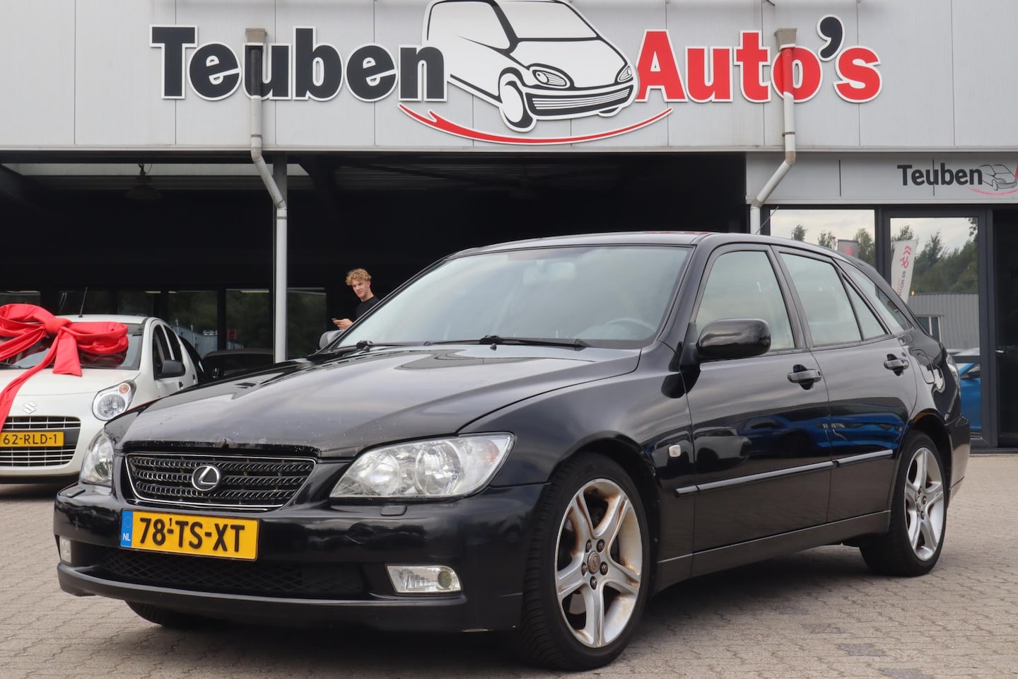 Lexus IS SportCross - 200 Executive | Climate control | Alcantara | Handbak 6| Zie foto's! - AutoWereld.nl