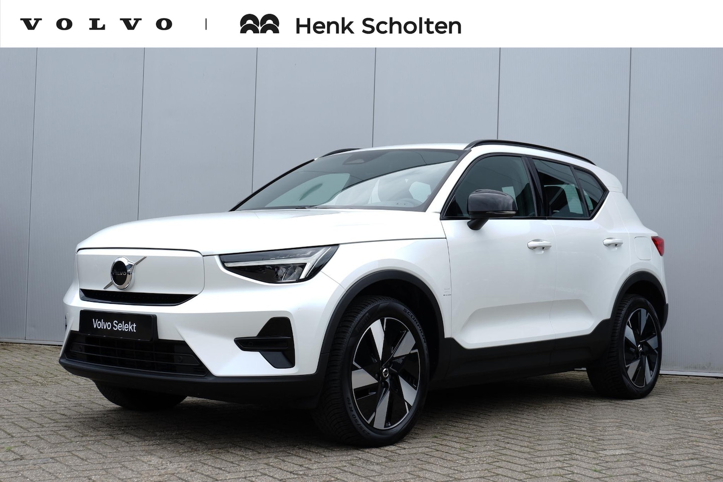 Volvo EX40 - Single Motor Extended Range Plus 82 kWh | Trekhaak | Verwarmbare voorstoelen en stuurwiel - AutoWereld.nl
