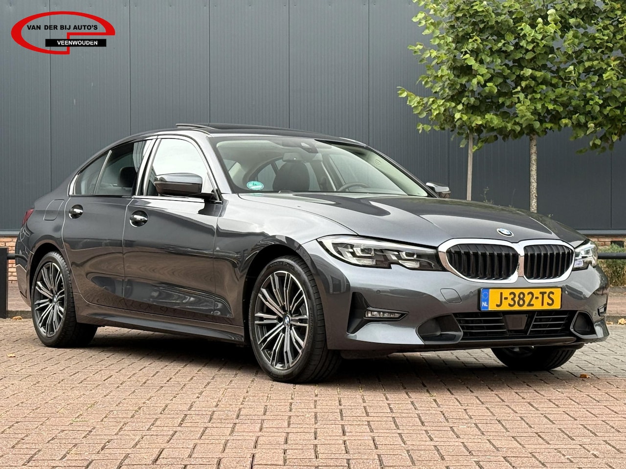 BMW 3-serie - 320i Executive Edition / NL-auto / 2de eigenaar - AutoWereld.nl
