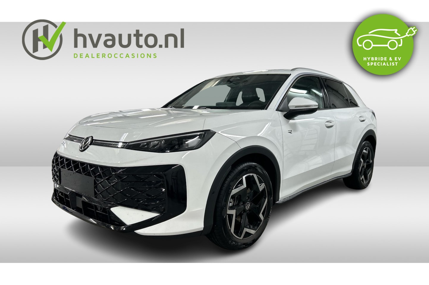 Volkswagen T-Roc - 1.5 ETSI 150PK R-LINE DSG7 | Trekhaak | El. achterklep | Camera | Cruise Adaptief - AutoWereld.nl