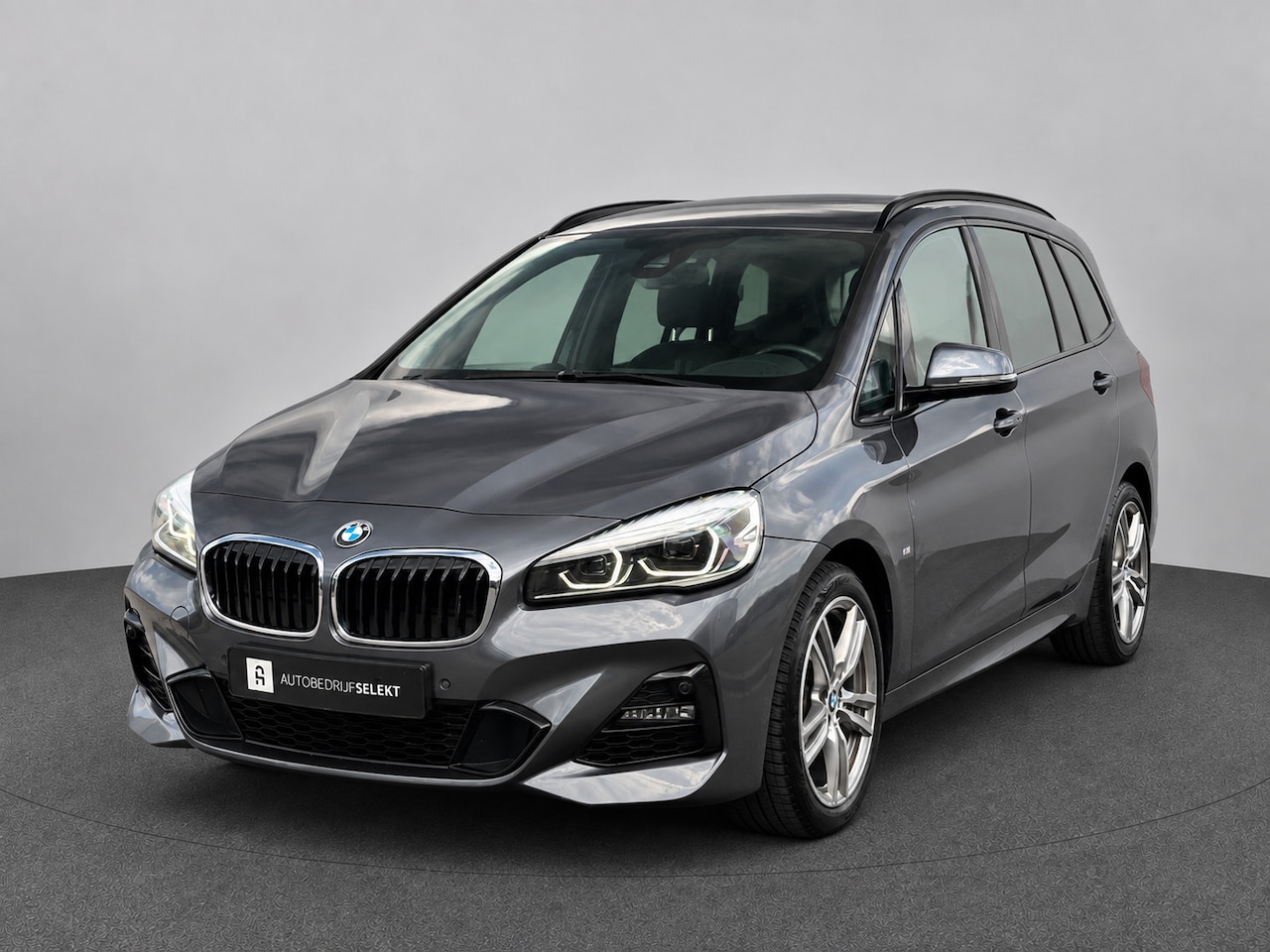 BMW 2-serie Gran Tourer - 218i 7 persoons | M-Sport | LED | Memory | Navi | Stoelverwarming | Elektr. achterklep - AutoWereld.nl