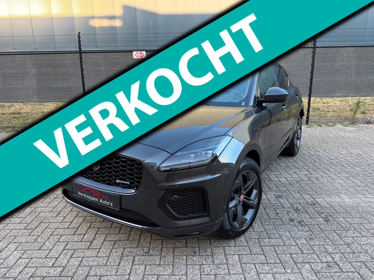 Jaguar E-Pace - 1.5 P300e AWD R-Dynamic S *PANORAMA-LEDER-TREKHAAK-NIEUWSTAAT!* - AutoWereld.nl