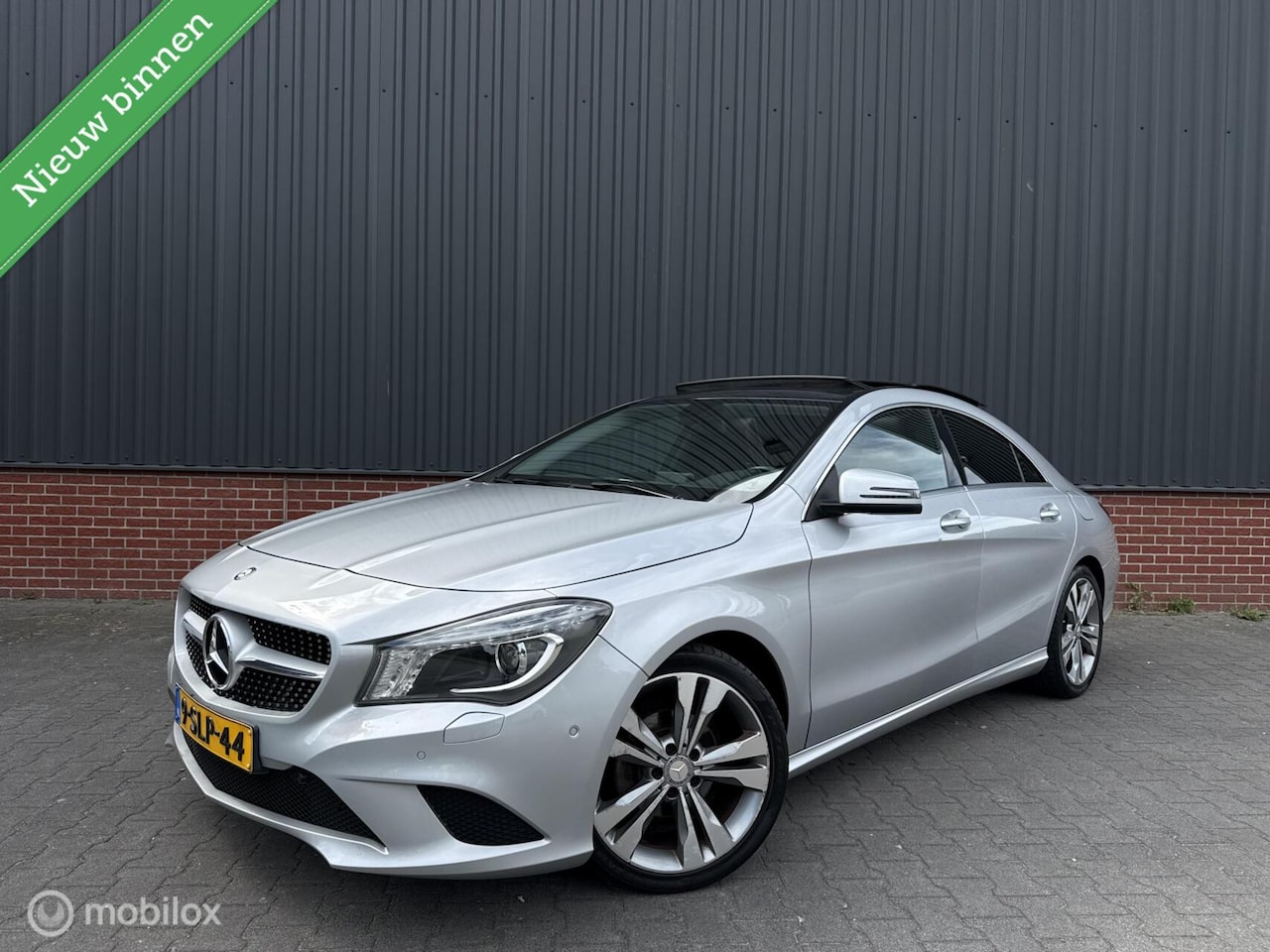 Mercedes-Benz CLA-Klasse - CLA180 BlueEFF. Edition Pano Led NL Auto Cruise Bluetooth Navi - AutoWereld.nl