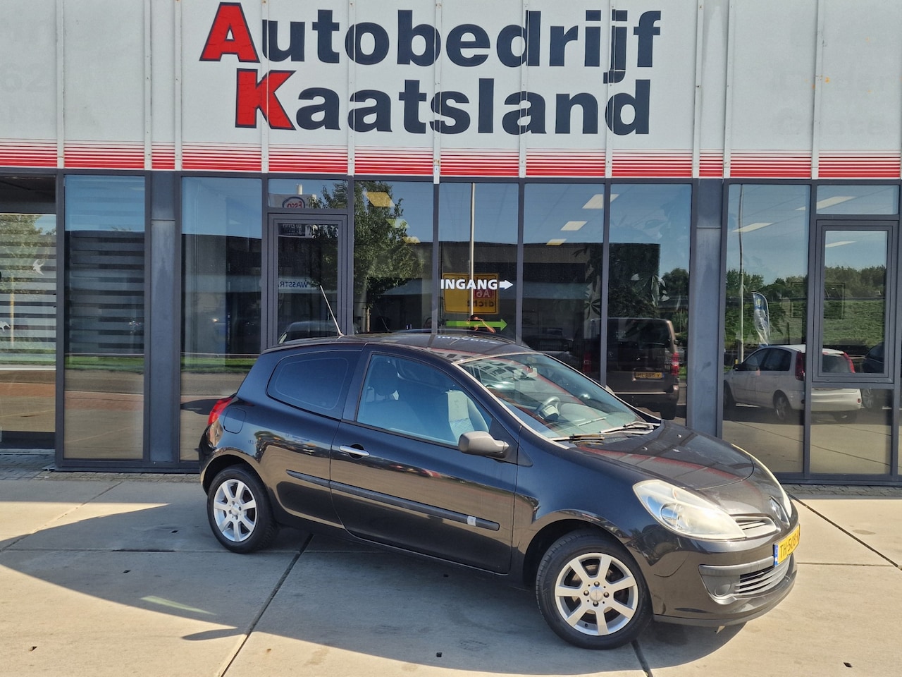 Renault Clio - 1.2 TCE Business Line - Airco - Trekhaak - AutoWereld.nl