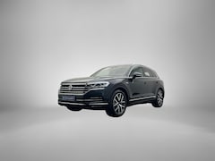 Volkswagen Touareg - Elegance 3.0 TSI eHybrid 381pk Tiptronic Trekhaak, Luchtvering, Lederen bekleding, Panoram