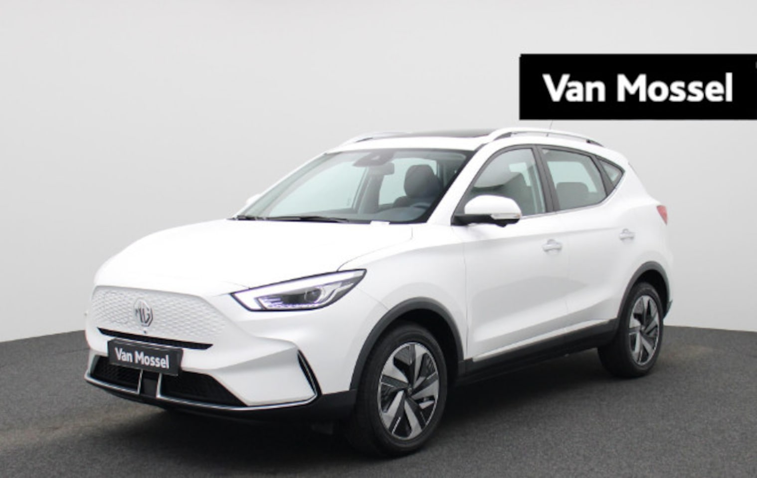 MG MG ZS EV - Standard Range Luxury 50 kWh | 360 graden camera | panoramadak | aplle carplay/ android au - AutoWereld.nl