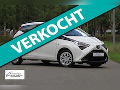 Toyota Aygo - 1.0 VVT-i x-play / Van 1e eigenaar / Apple Carplay en Android Auto / Achteruitrijcamera /