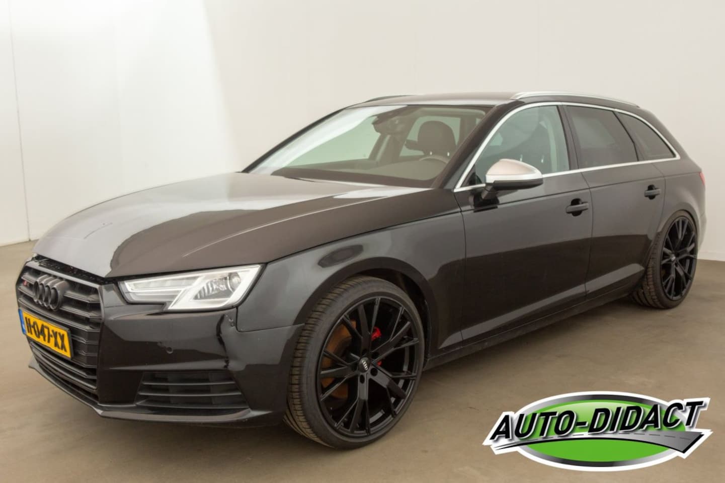 Audi A4 Avant - 2.0 TFSI Automaat MOTORSCHADE ultra Sport Pro Line S - AutoWereld.nl