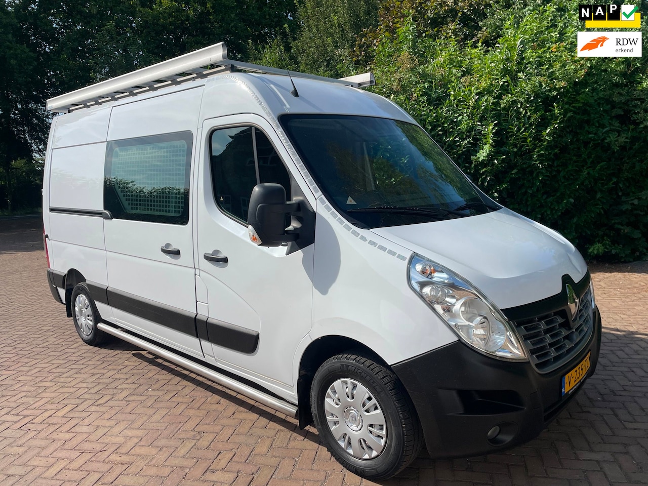 Renault Master - T35 2.3 dCi L2H2 nette bus - AutoWereld.nl