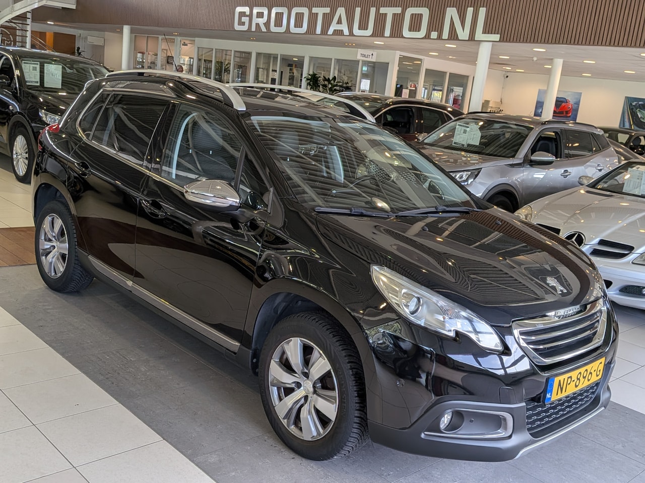 Peugeot 2008 - 1.2 PureTech Allure Panoramadak, Airco, Cruise Control, Stuurbekrachtiging - AutoWereld.nl