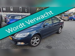 Skoda Octavia - 1.2 TSI Elegance Automaat 2e eig. Clima Navi Xenon Trekhaak
