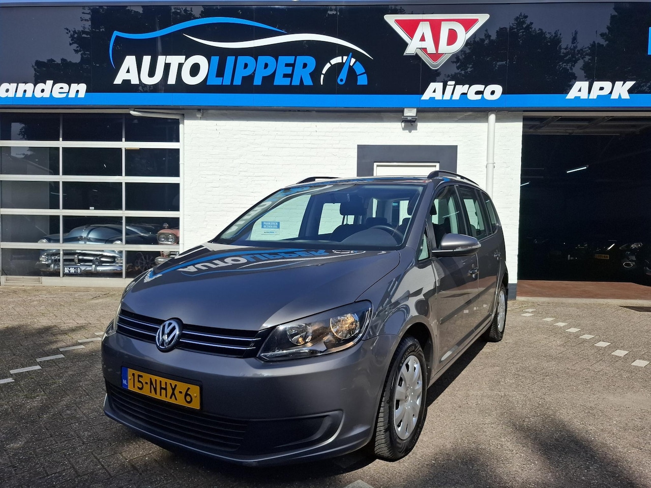 Volkswagen Touran - 1.4 TSI Trendline /Nieuwe apk bij aflevering/All season banden/Trekhaak - AutoWereld.nl