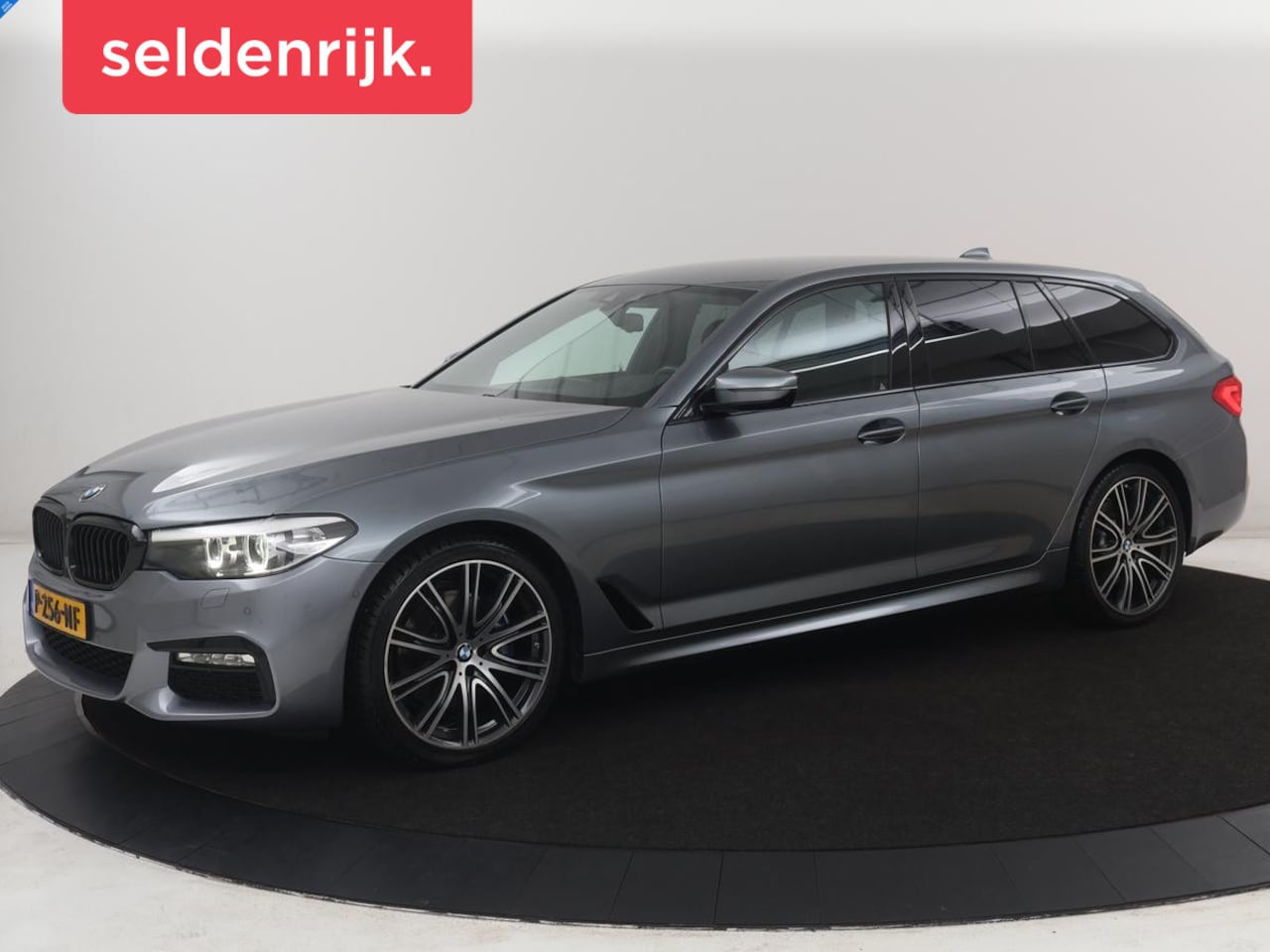 BMW 5-serie Touring - 530i xDrive M-sport High Executive | Leder | Camera | Harman/kardon | Park assist | Cruise - AutoWereld.nl