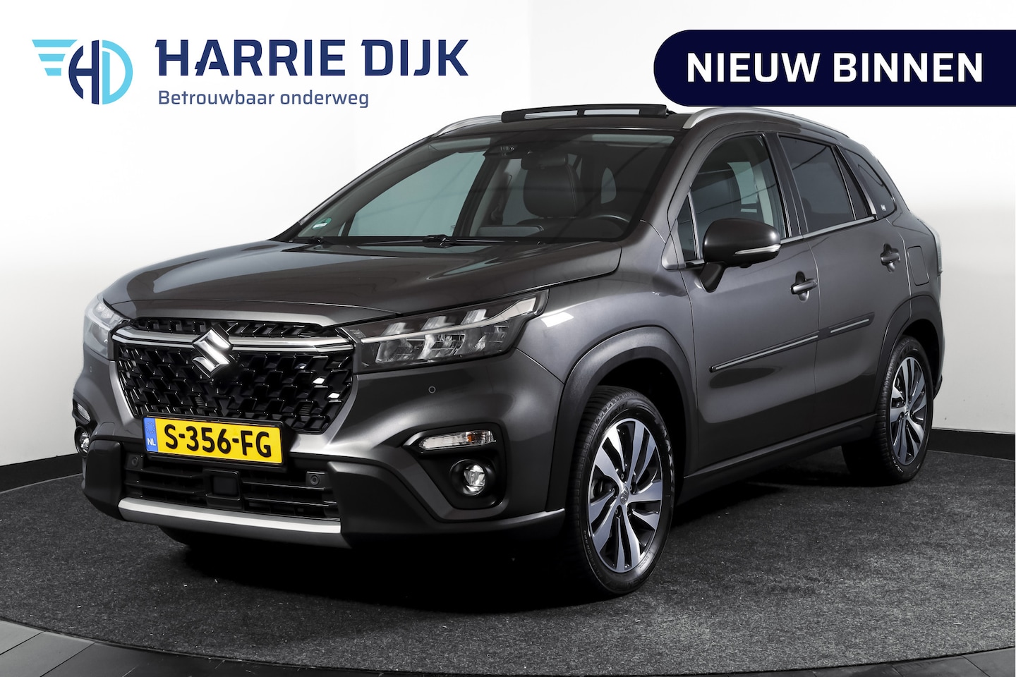 Suzuki S-Cross - 1.5 Hybrid Style Orig. NL | S/K-Panodak | Adapt. Cruise | Stoelverw. | 360 Camera | PDC | - AutoWereld.nl