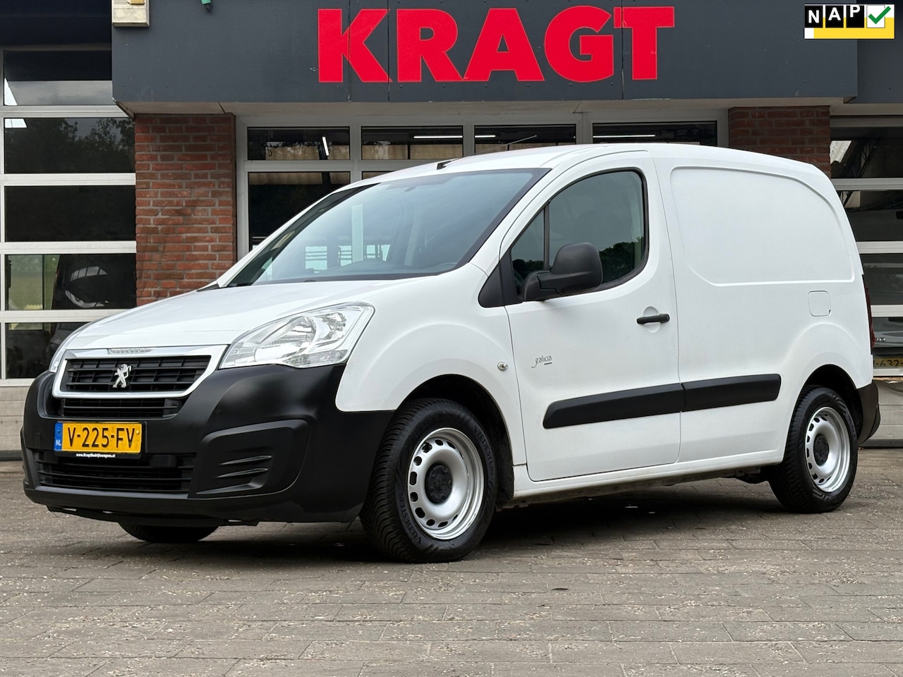 Peugeot Partner - 120 1.6 BlueHDi|MARGE|EURO6|NAP|airco|cruise|trekhaak|achteruitrijcamera|radio|elektrisch - AutoWereld.nl