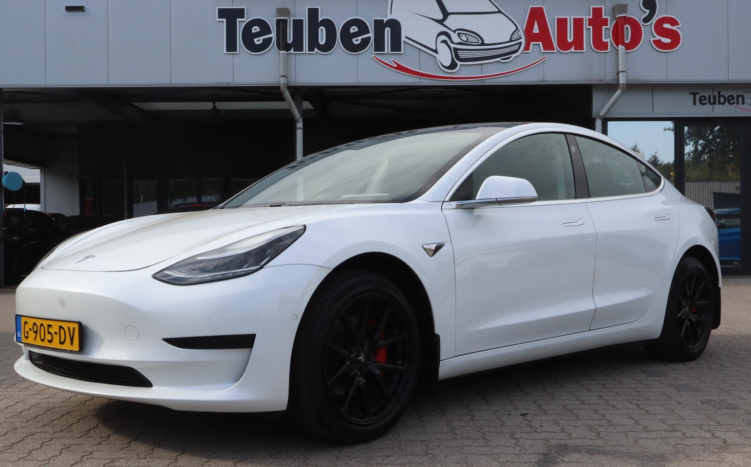 Tesla Model 3 - Standard RWD Plus 60 kWh | SOH 82,7 % | Trekhaak | LM velgen | Lederen interieur | Nette a - AutoWereld.nl