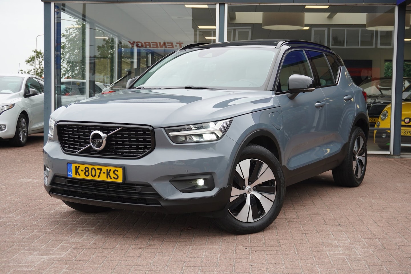 Volvo XC40 - 1.5 T4 Recharge R-Design Expression Automaat | Airco | Navigatie | CarPlay | Virth dash | - AutoWereld.nl