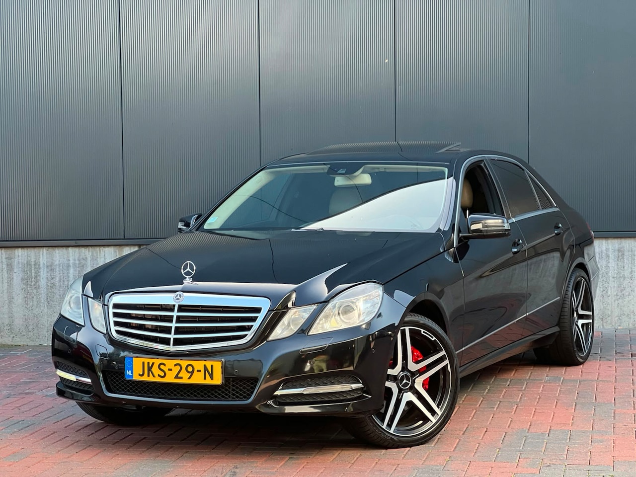 Mercedes-Benz E-klasse - 500 Avantgarde AMG-Line * Navi * Aut * Cruise * Leer * - AutoWereld.nl