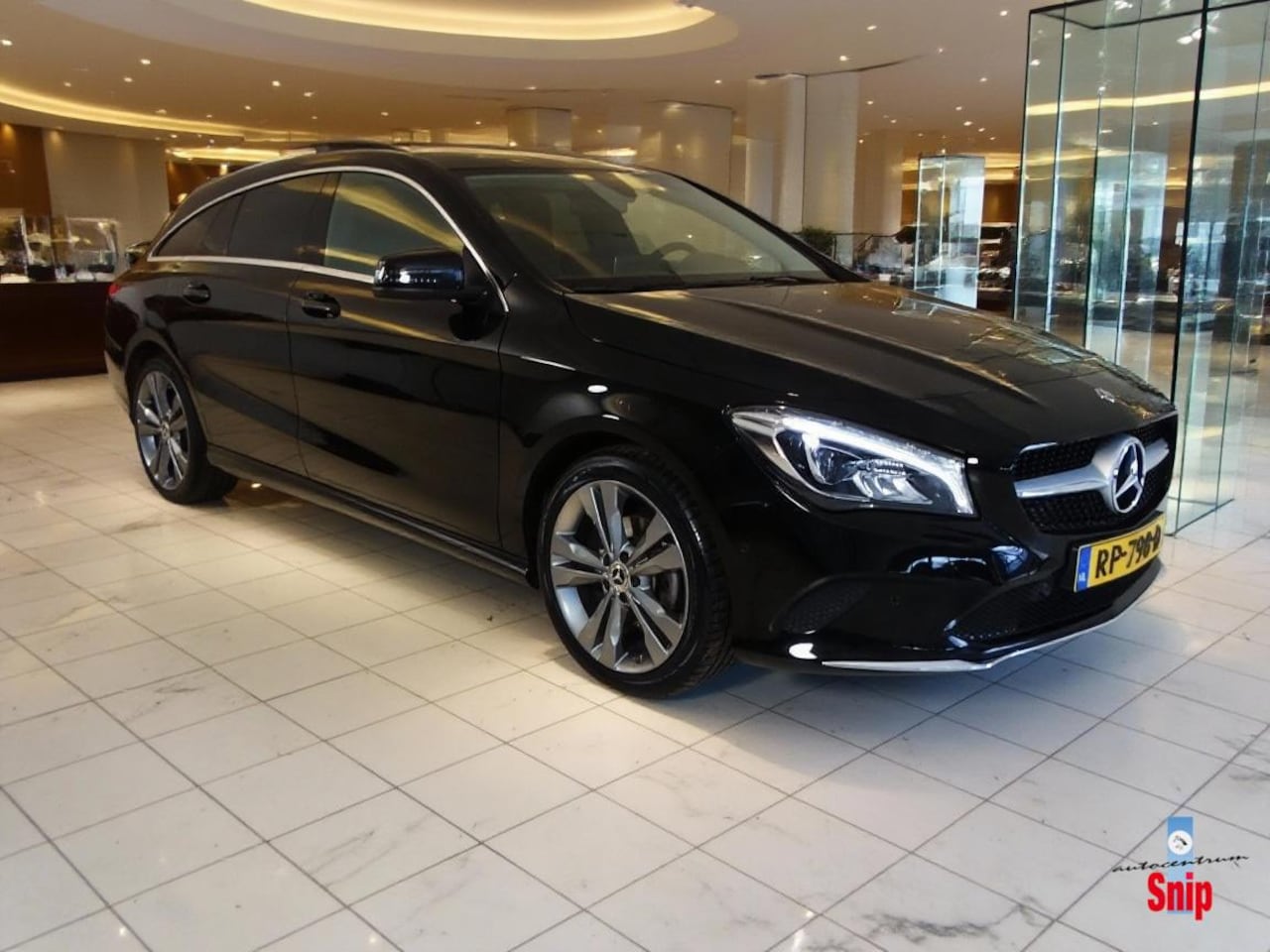 Mercedes-Benz CLA-klasse Shooting Brake - 180 Business Solution AMG 49.000 km! - AutoWereld.nl