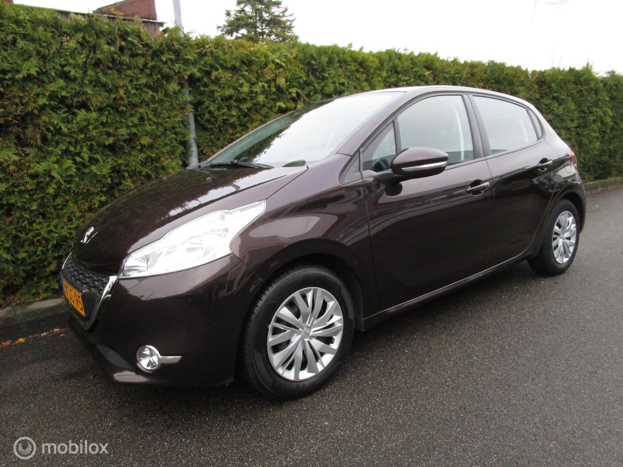 Peugeot 208 - 1.2 VTi Envy - Navigatie - Trekhaak - AutoWereld.nl